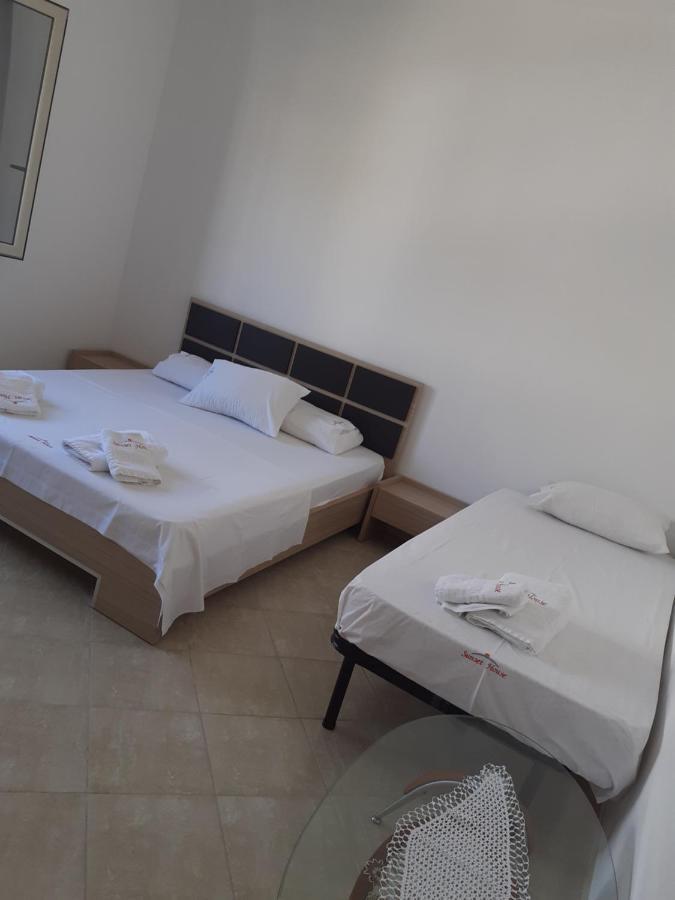 Sunset House Aurora&Ersi Apartment โอริคูม ภายนอก รูปภาพ